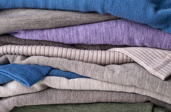 Merino trika a mikiny v různých barvách