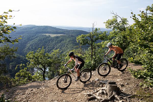 Pár na kolech s výhlídkou