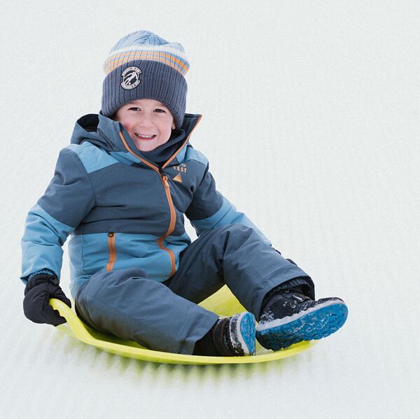 Batole v zimních botách Protest na bobu